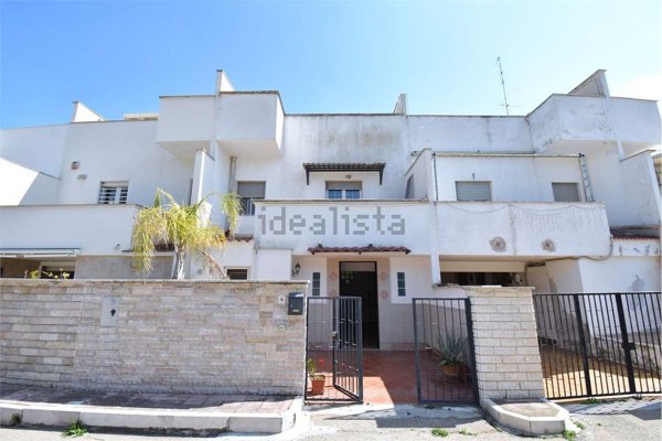 casa indipendente in vendita a Palo del Colle in zona Auricarro