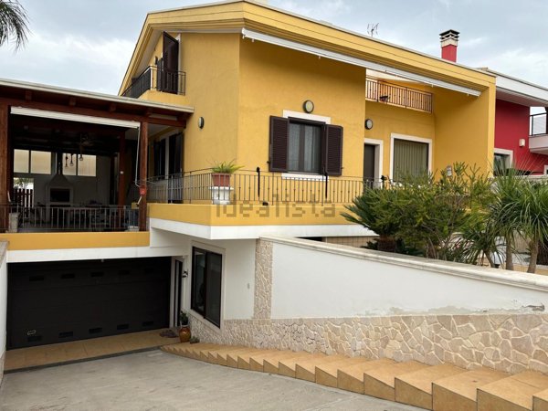 casa indipendente in vendita a Palo del Colle in zona Auricarro