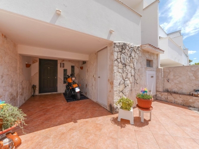 casa indipendente in vendita a Palo del Colle in zona Auricarro