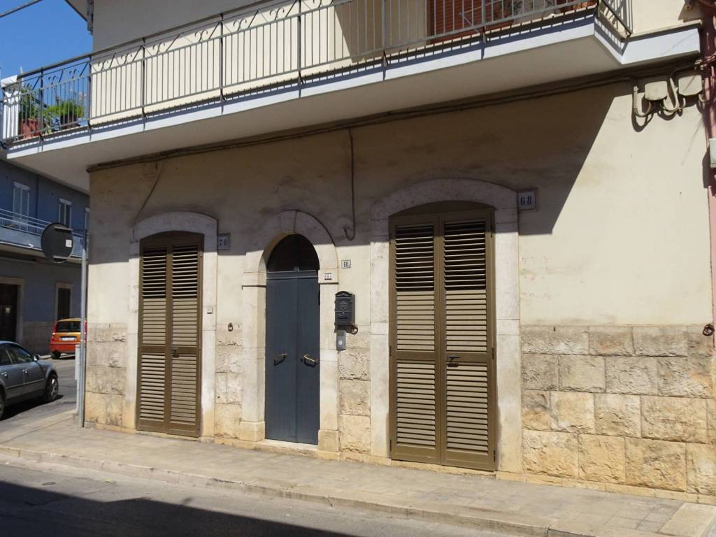 appartamento in vendita a Palo del Colle in zona Auricarro