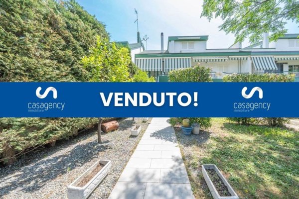 casa indipendente in vendita a Palo del Colle in zona Auricarro