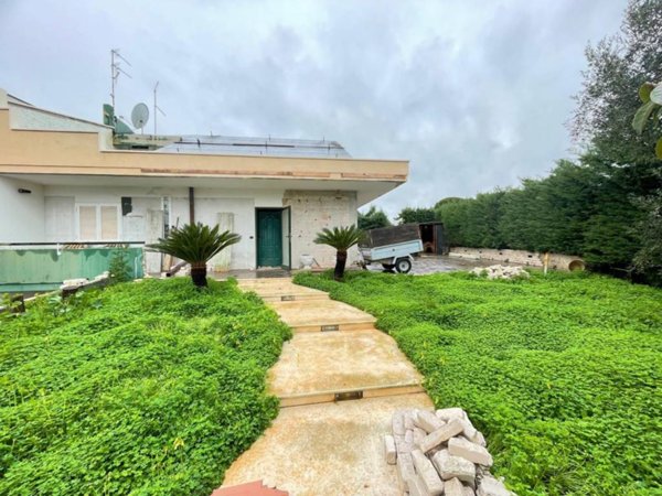 casa indipendente in vendita a Palo del Colle in zona Auricarro