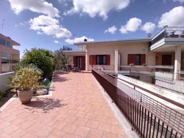 casa indipendente in vendita a Palo del Colle in zona Auricarro