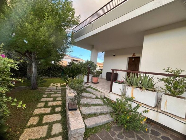 casa indipendente in vendita a Palo del Colle in zona Auricarro