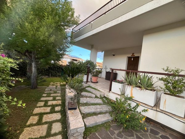 casa indipendente in vendita a Palo del Colle in zona Auricarro