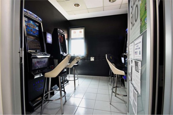 locale commerciale in vendita a Palo del Colle