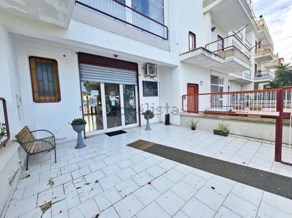 locale commerciale in vendita a Palo del Colle