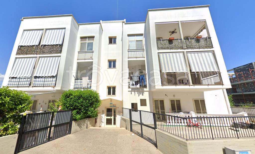 appartamento in vendita a Palo del Colle in zona Auricarro