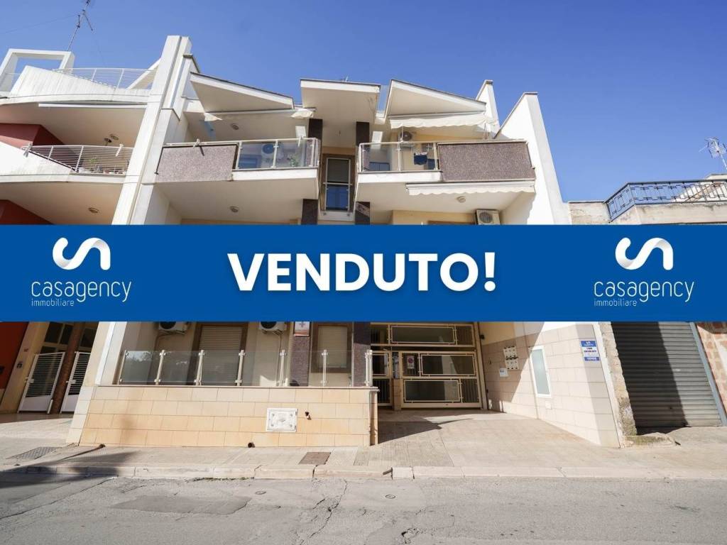 appartamento in vendita a Palo del Colle in zona Auricarro