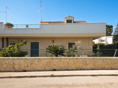 casa indipendente in vendita a Palo del Colle in zona Auricarro
