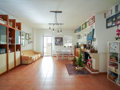 casa indipendente in vendita a Palo del Colle in zona Auricarro