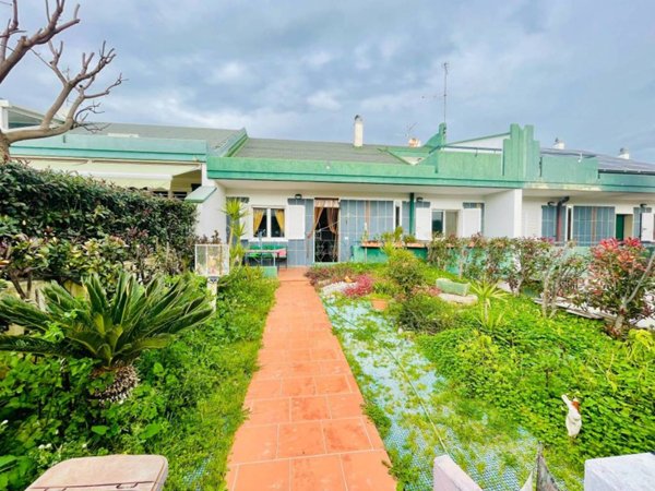 casa indipendente in vendita a Palo del Colle in zona Auricarro
