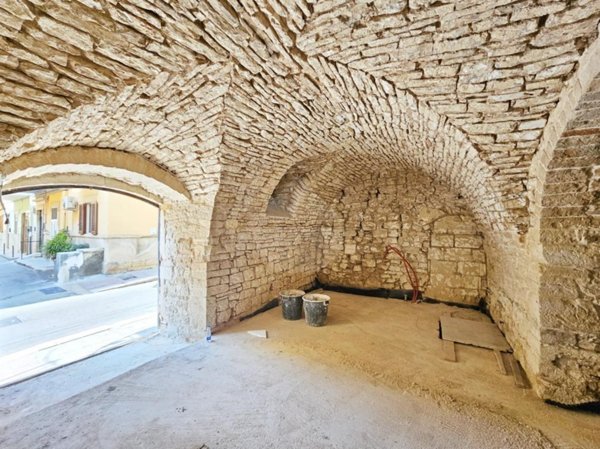 locale commerciale in vendita a Palo del Colle