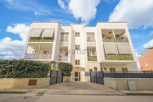 appartamento in vendita a Palo del Colle in zona Auricarro