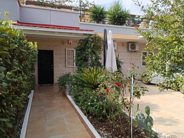 casa indipendente in vendita a Palo del Colle in zona Auricarro