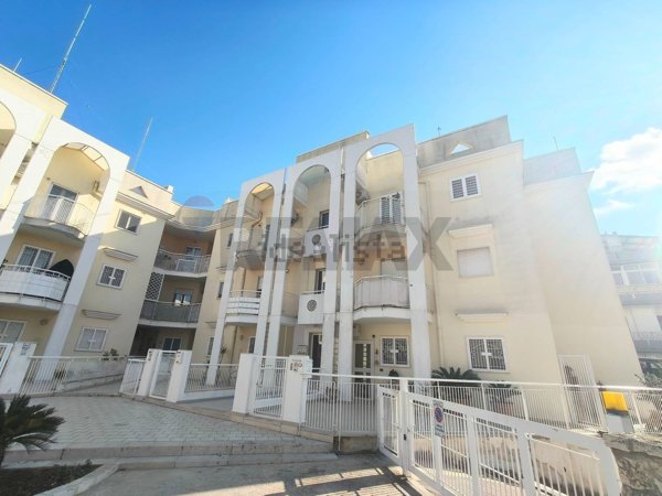 appartamento in vendita a Palo del Colle in zona Auricarro