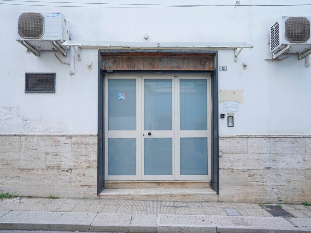 negozio in vendita a Palo del Colle