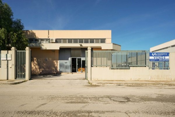 locale commerciale in vendita a Palo del Colle