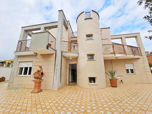 casa indipendente in vendita a Palo del Colle in zona Auricarro