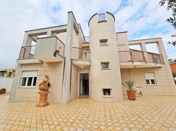 casa indipendente in vendita a Palo del Colle in zona Auricarro