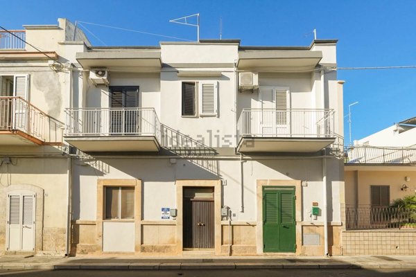 appartamento in vendita a Palo del Colle in zona Auricarro