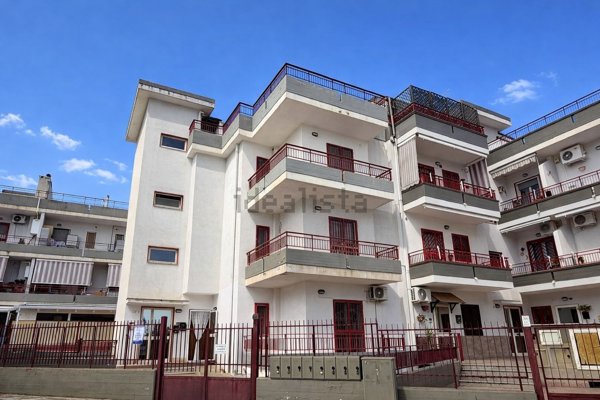 appartamento in vendita a Palo del Colle in zona Auricarro