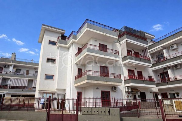 appartamento in vendita a Palo del Colle in zona Auricarro