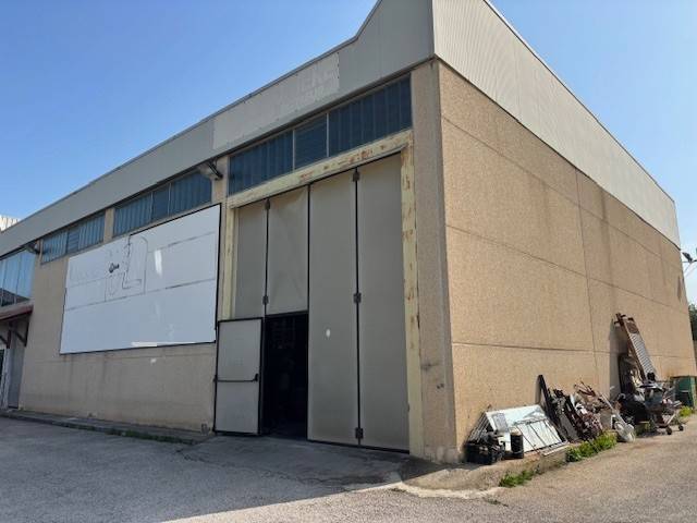 locale commerciale in vendita a Palo del Colle