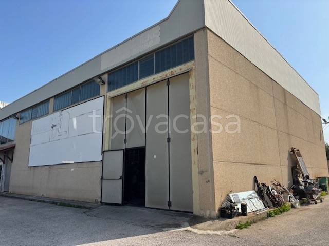 locale commerciale in vendita a Palo del Colle