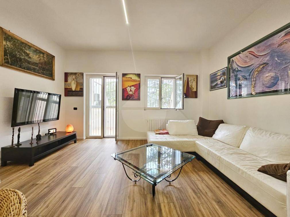 casa indipendente in vendita a Palo del Colle in zona Auricarro