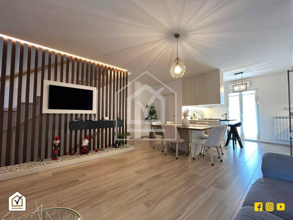 casa indipendente in vendita a Palo del Colle in zona Auricarro
