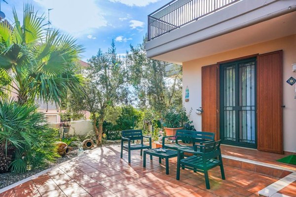 casa indipendente in vendita a Palo del Colle in zona Auricarro
