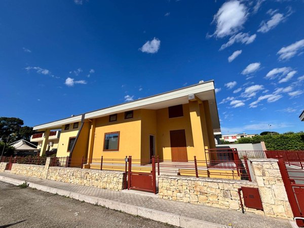 casa indipendente in vendita a Palo del Colle