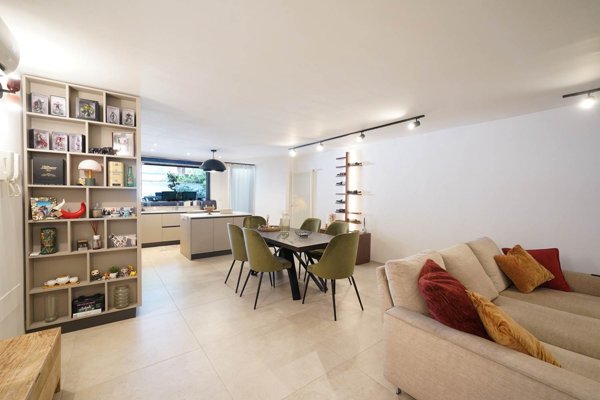 casa indipendente in vendita a Palo del Colle in zona Auricarro