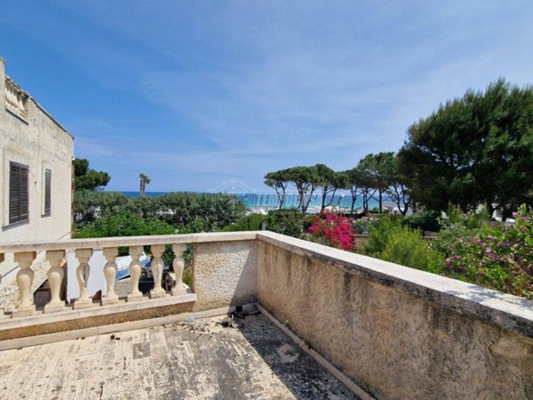casa indipendente in vendita a Polignano a Mare