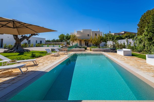 casa indipendente in vendita a Polignano a Mare