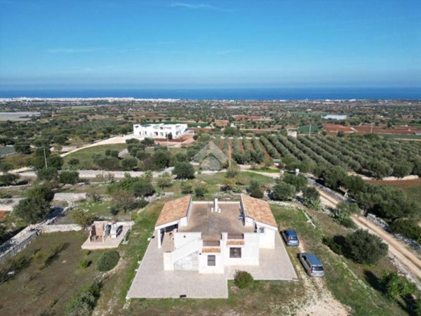 casa indipendente in vendita a Polignano a Mare