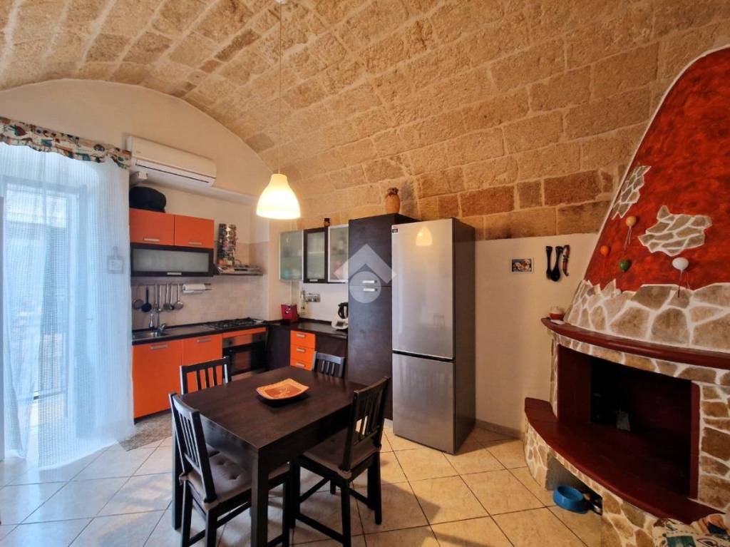 casa indipendente in vendita a Polignano a Mare