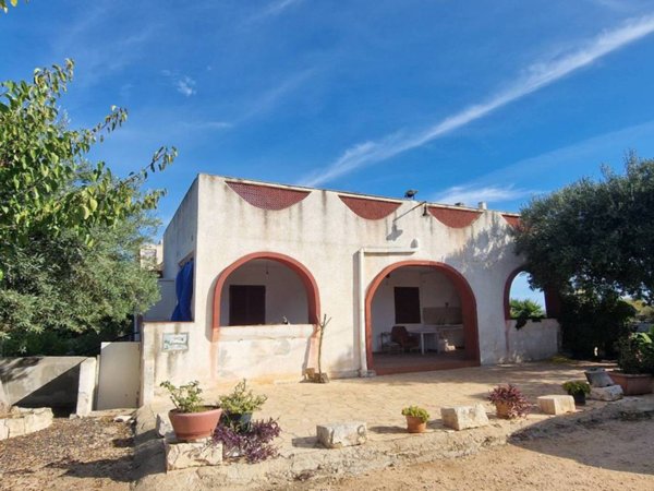 casa indipendente in vendita a Polignano a Mare
