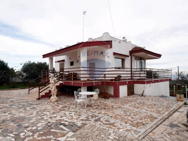 casa indipendente in vendita a Polignano a Mare