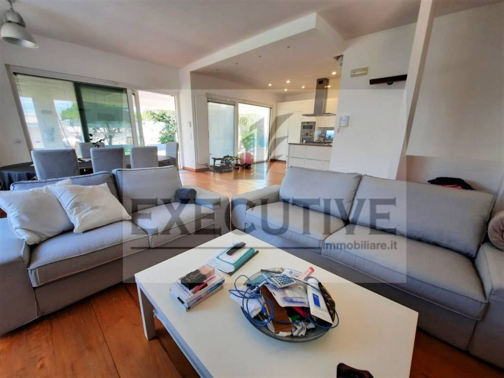 casa indipendente in vendita a Polignano a Mare