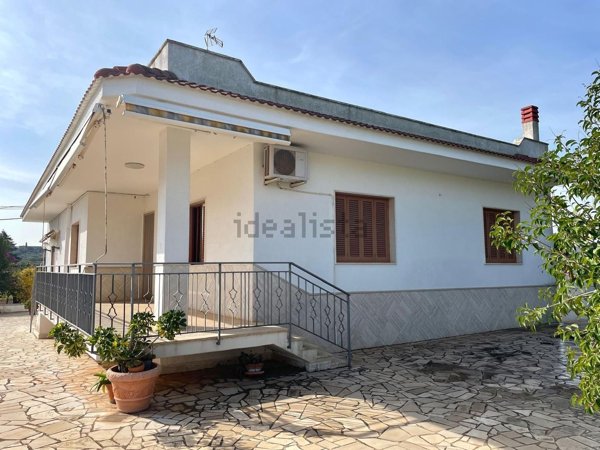 casa indipendente in vendita a Polignano a Mare in zona Cavuzzi