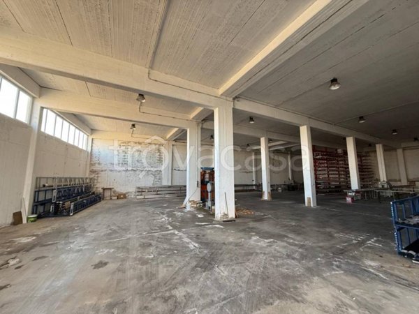 locale commerciale in vendita a Polignano a Mare