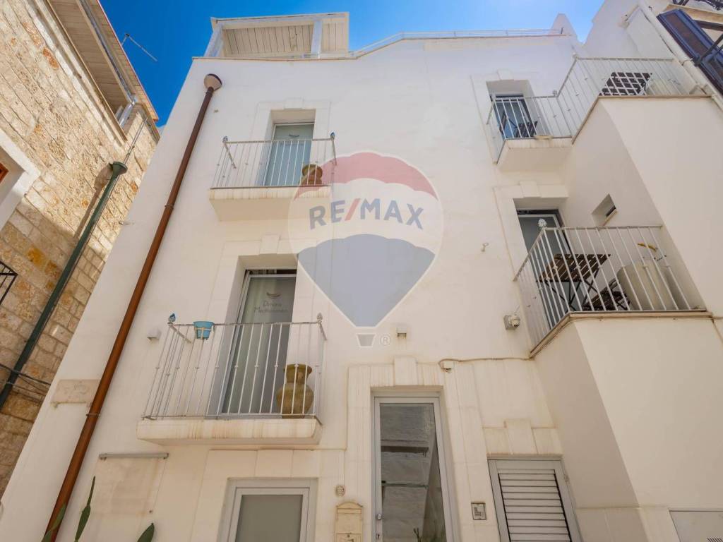 casa indipendente in vendita a Polignano a Mare