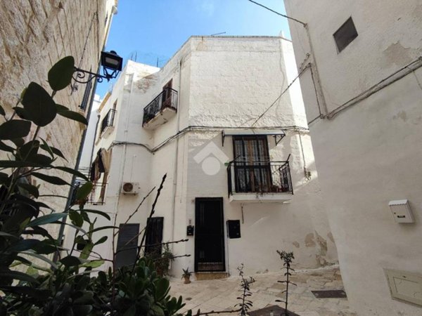 casa indipendente in vendita a Polignano a Mare