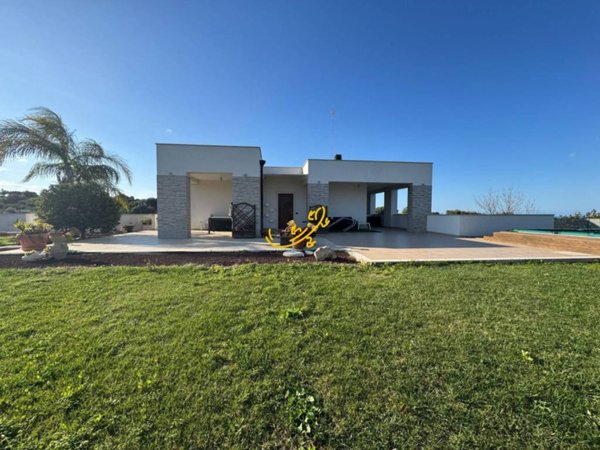casa indipendente in vendita a Polignano a Mare