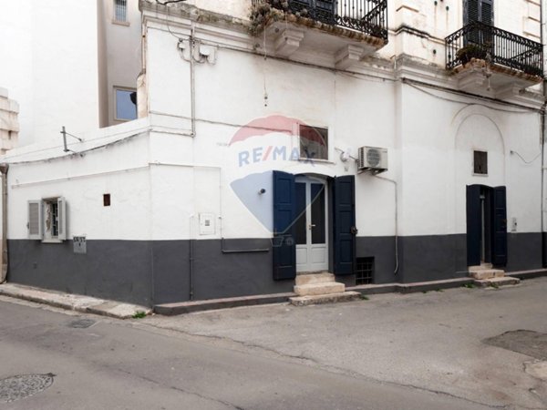 casa indipendente in vendita a Polignano a Mare