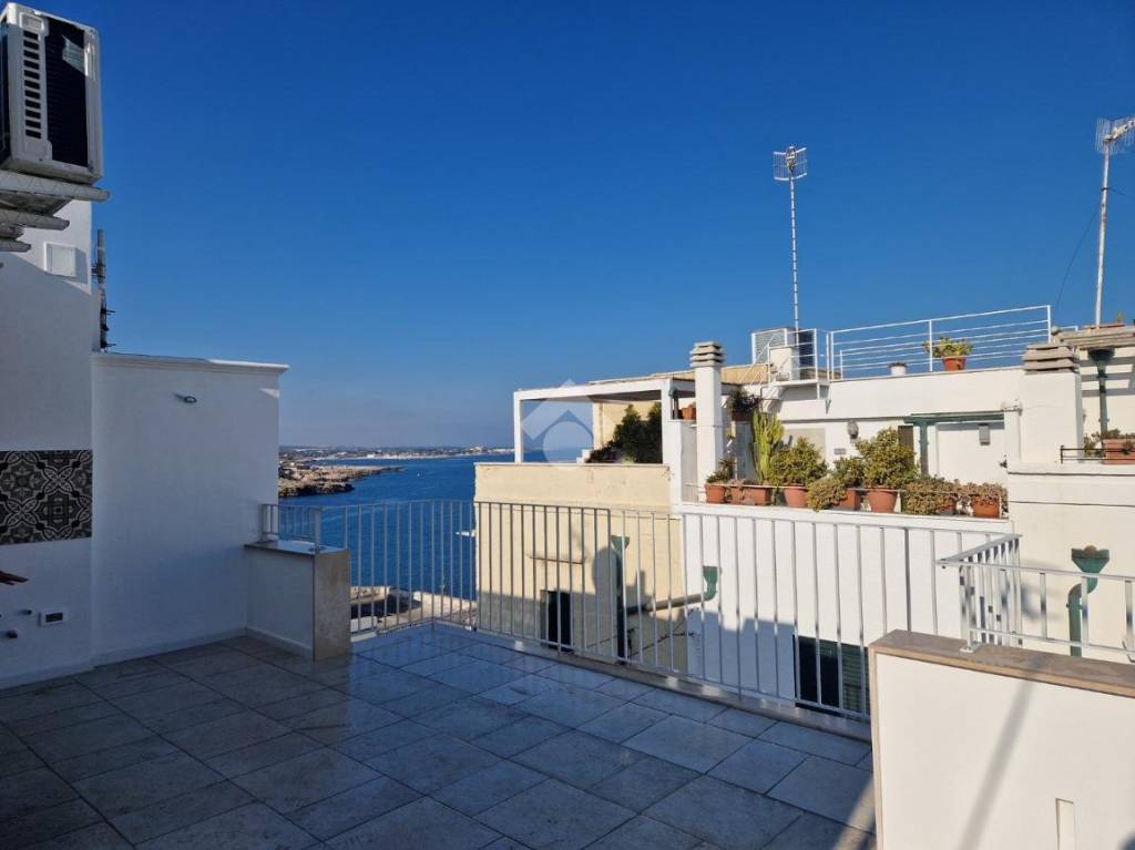 casa indipendente in vendita a Polignano a Mare