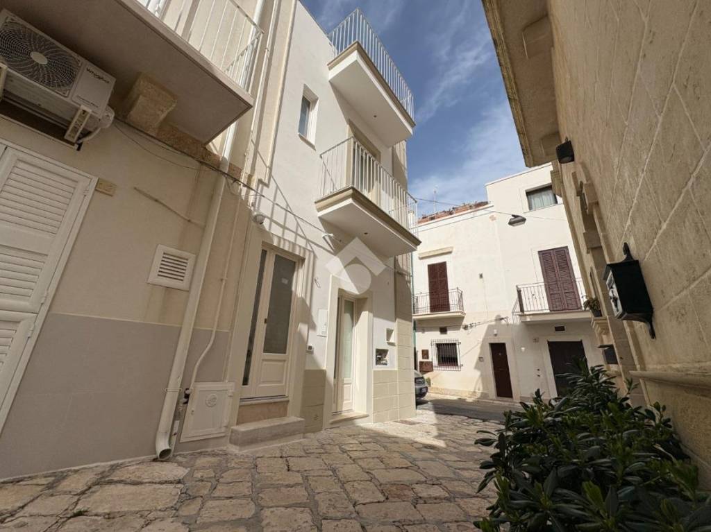 casa indipendente in vendita a Polignano a Mare