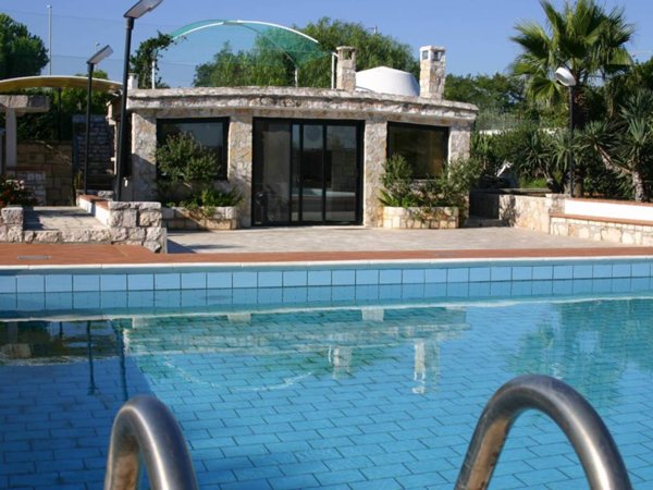 casa indipendente in vendita a Polignano a Mare